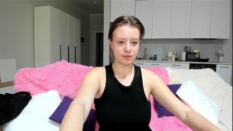 Snapshot of sen0_rita chatting on 10-31-25, 10:38 Ami online show from 10-31-25, 10:38