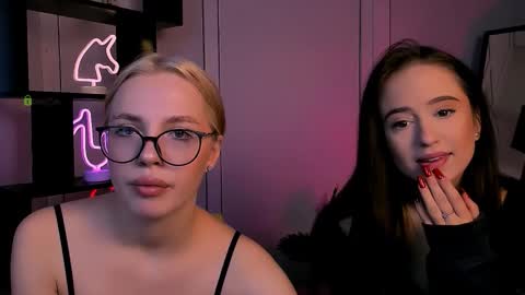 Snapshot of sendi_cais chatting on 10-23-25, 08:35 Sendi online show from 10-23-25, 08:35