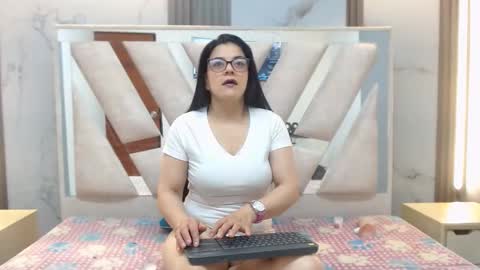 Snapshot of sennamars202cl chatting on 10-19-25, 02:50 sennamars202cl online show from 10-19-25, 02:50