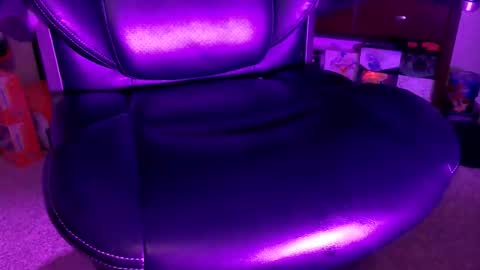 Snapshot of senorgrower chatting on 11-04-25, 06:12 Mr. Watch Me Grow online show from 11-04-25, 06:12