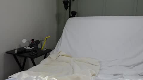 Snapshot of sensatyr chatting on 12-03-24, 02:49 Daddy Dave online show from 12-03-24, 02:49