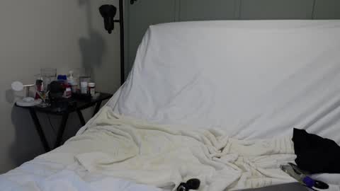 Snapshot of sensatyr chatting on 01-01-25, 05:44 Daddy Dave online show from 01-01-25, 05:44