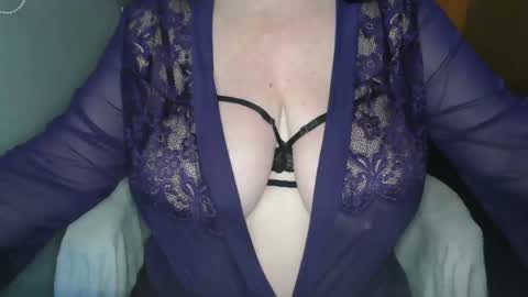 Snapshot of sensual_cris chatting on 12-30-24, 07:37 CRIS online show from 12-30-24, 07:37