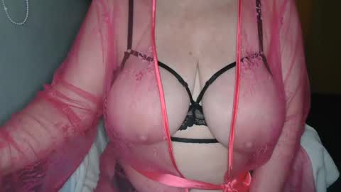 Snapshot of sensual_cris chatting on 03-08-25, 03:56 CRIS online show from 03-08-25, 03:56