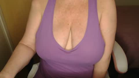 Snapshot of sensual_cris chatting on 10-08-25, 02:36 CRIS online show from 10-08-25, 02:36