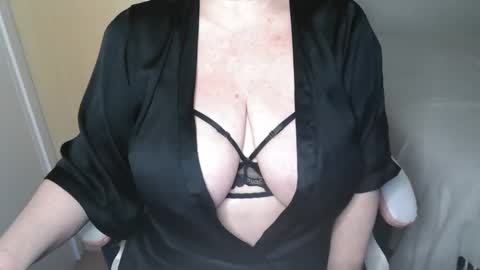 Snapshot of sensual_cris chatting on 11-23-25, 06:41 CRIS online show from 11-23-25, 06:41