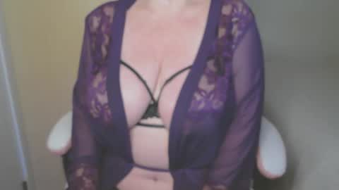 Snapshot of sensual_cris chatting on 02-05-26, 09:14 CRIS online show from 02-05-26, 09:14