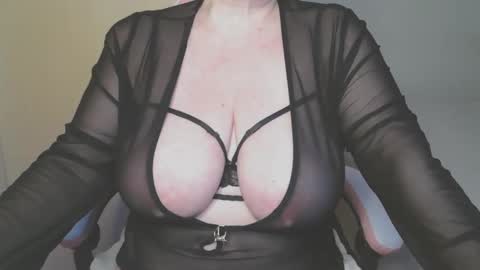 Snapshot of sensual_cris chatting on 02-18-26, 09:38 CRIS online show from 02-18-26, 09:38