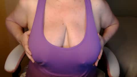 Snapshot of sensual_cris chatting on 06-09-26, 05:08 CRIS online show from 06-09-26, 05:08