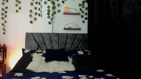 Camille and sophie online show from 01-23-25, 03:26