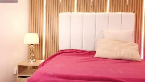 Sensual Kim77 online show from 04-20-26, 12:41