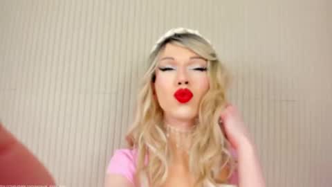 Mia online show from 02-28-25, 08:50