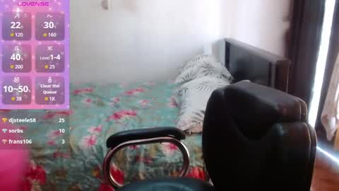 Snapshot of sensual_natalie chatting on 06-06-26, 05:06 sensual_natalie online show from 06-06-26, 05:06