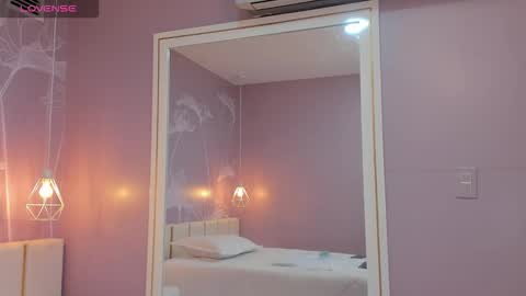 Sophie     online show from 09-19-25, 11:33