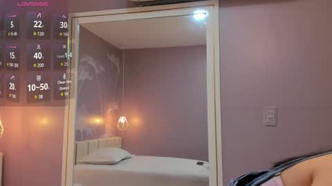 Sophie     online show from 09-25-25, 10:19