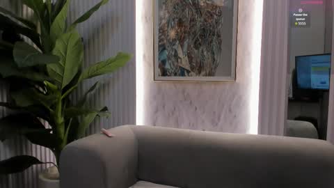 Sophie     online show from 11-06-25, 10:16