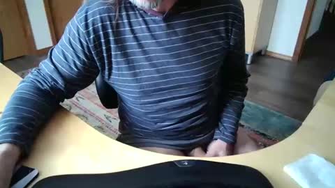 Snapshot of sensualgentlem chatting on 02-16-25, 06:10 Sensually Yours online show from 02-16-25, 06:10