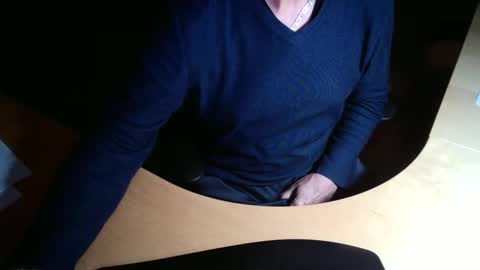 Snapshot of sensualgentlem chatting on 12-16-25, 01:21 Sensually Yours online show from 12-16-25, 01:21