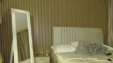 Hallie online show from 02-26-26, 05:12