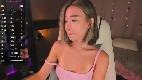 Kiki online show from 05-10-26, 03:17