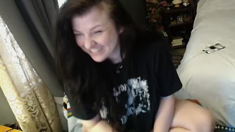 Tara online show from 11-22-25, 02:38