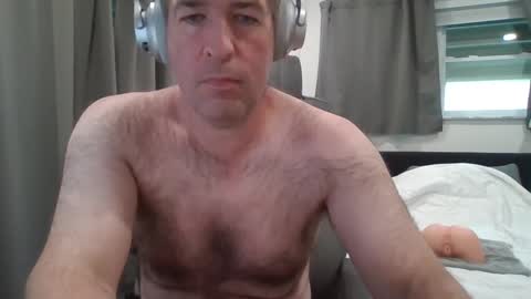 Snapshot of senyai40 chatting on 10-10-25, 05:45 senyai40 online show from 10-10-25, 05:45