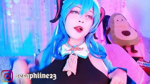 Snapshot of seraphine23_ chatting on 01-12-25, 02:19 seraphine online show from 01-12-25, 02:19