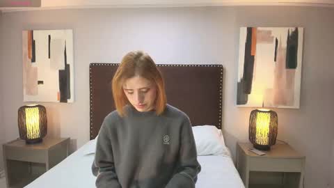 Seraphine star online show from 10-02-25, 03:24