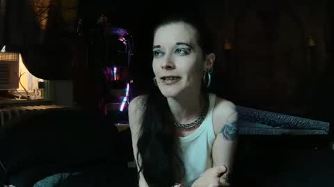 Snapshot of seraphinmunster chatting on 05-14-26, 04:14 Seraphin Munster online show from 05-14-26, 04:14