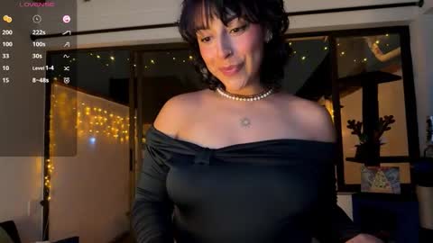 Snapshot of seraphsinner chatting on 12-21-25, 05:36 Seraphsinner online show from 12-21-25, 05:36