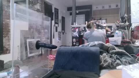 Snapshot of seraphyx33 chatting on 09-25-25, 05:16 seraphyx33 online show from 09-25-25, 05:16