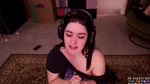 Snapshot of serareads chatting on 02-16-25, 05:26 SeraReads online show from 02-16-25, 05:26