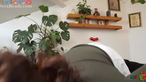 SeraReads online show from 12-22-25, 09:06