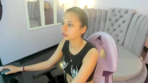 Snapshot of seren_bleck chatting on 02-21-25, 10:17 Seren  Follow me online show from 02-21-25, 10:17