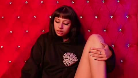 Snapshot of seren_bleck chatting on 03-11-25, 07:48 Seren  Follow me online show from 03-11-25, 07:48