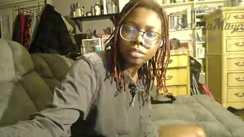 Snapshot of serena_maya chatting on 01-20-25, 08:19 Serena Maya online show from 01-20-25, 08:19