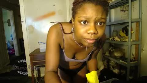 Snapshot of serena_maya chatting on 01-28-25, 04:30 Serena Maya online show from 01-28-25, 04:30