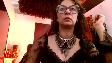 Snapshot of serena_xyz chatting on 05-18-26, 04:35 Serena Xyz online show from 05-18-26, 04:35