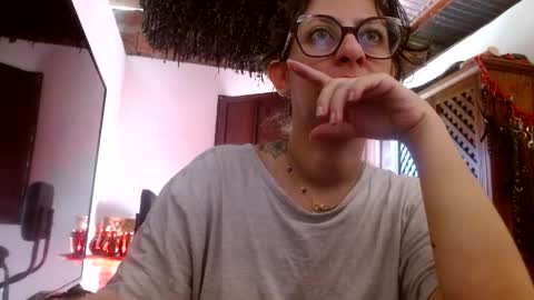 Snapshot of serena_xyz chatting on 05-31-26, 01:40 Serena Xyz online show from 05-31-26, 01:40