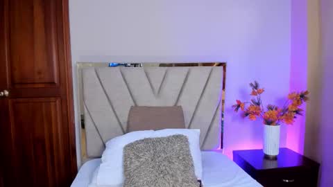 Snapshot of serenaaveline chatting on 11-24-25, 10:53 serenaaveline online show from 11-24-25, 10:53