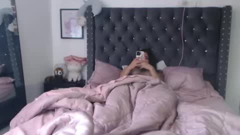 Snapshot of serenaroussee chatting on 02-09-25, 06:58 sararoussee online show from 02-09-25, 06:58