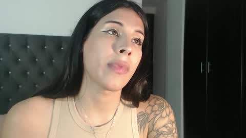 Snapshot of serenaroussee chatting on 11-16-25, 12:05 sararoussee online show from 11-16-25, 12:05