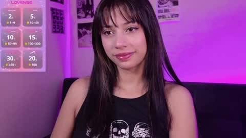 Snapshot of serenbleck chatting on 05-20-26, 10:21 Seren online show from 05-20-26, 10:21