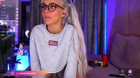 Snapshot of serene_sophiex chatting on 01-21-25, 08:21 Serene Sophiex online show from 01-21-25, 08:21