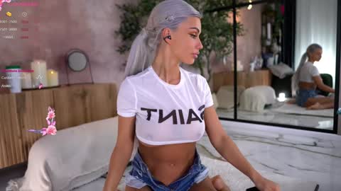 Snapshot of serene_sophiex chatting on 09-18-25, 08:44 Serene Sophiex online show from 09-18-25, 08:44