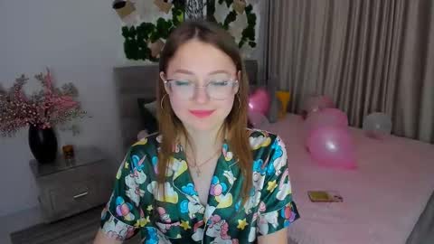 Ophelia online show from 02-17-25, 10:36