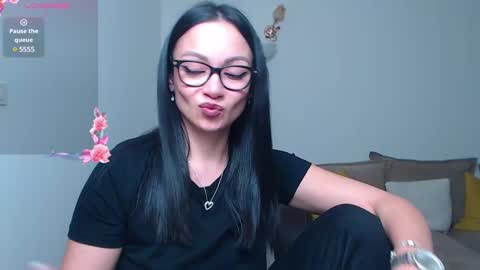 Snapshot of serenesophi chatting on 02-28-25, 03:15 SereneSophi online show from 02-28-25, 03:15