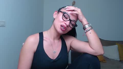 Snapshot of serenesophi chatting on 03-05-25, 08:32 SereneSophi online show from 03-05-25, 08:32