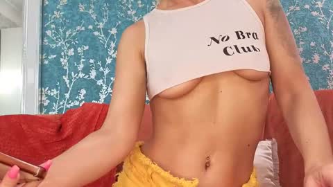 Snapshot of serenexxmilf chatting on 09-29-25, 07:13 serenexx  your MILF online show from 09-29-25, 07:13