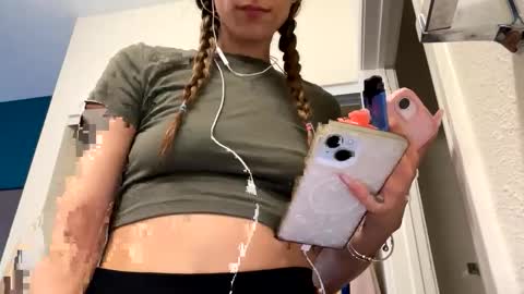 serenityroseee online show from 06-03-26, 02:33